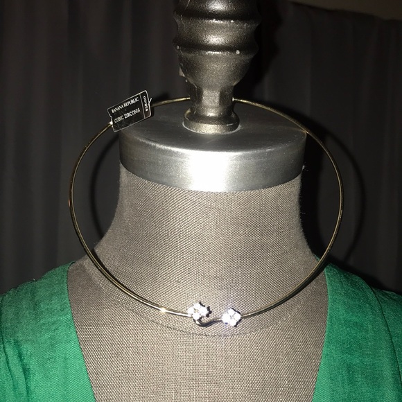 Banana Republic Jewelry - NWT Banana Republic Gold Round Metal Choker